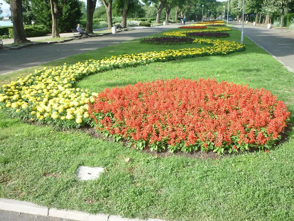 Sea Garden Plaza Apartment - Free Parking Burgas Bulgaria