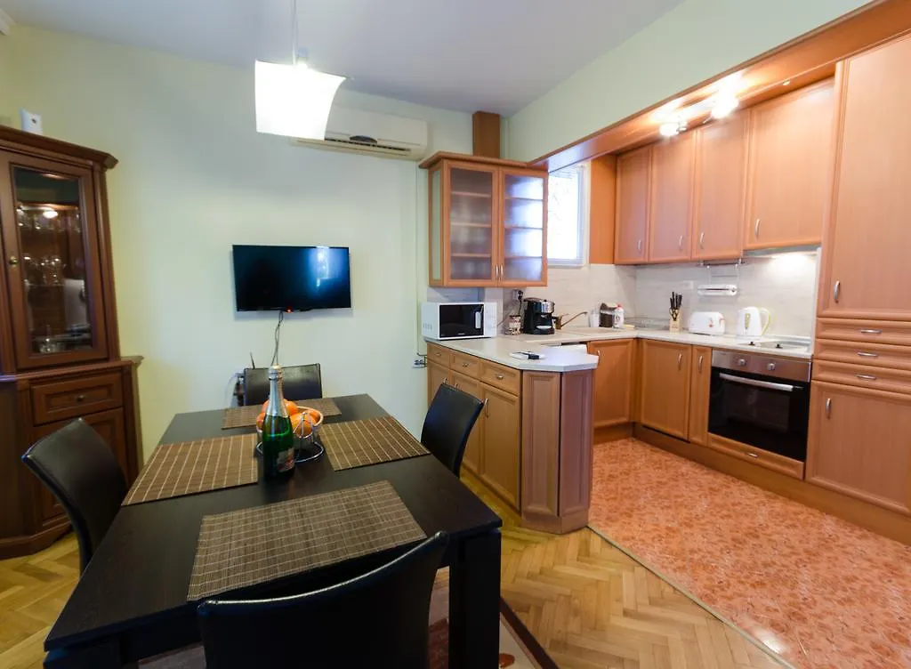 Sea Garden Plaza Apartment - Free Parking Burgas